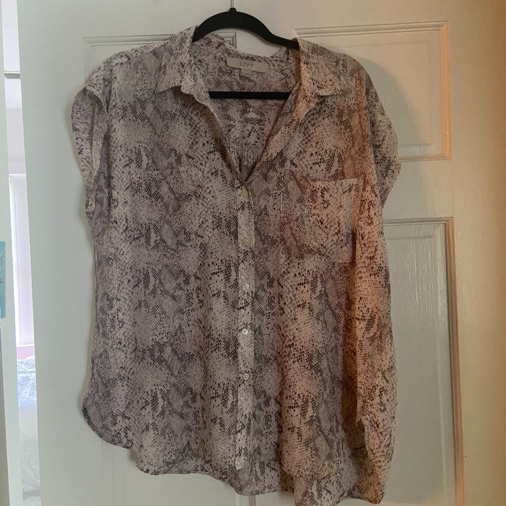 LOFT soft, pink and gray snakeskin, short sleeve, blouse, size XL